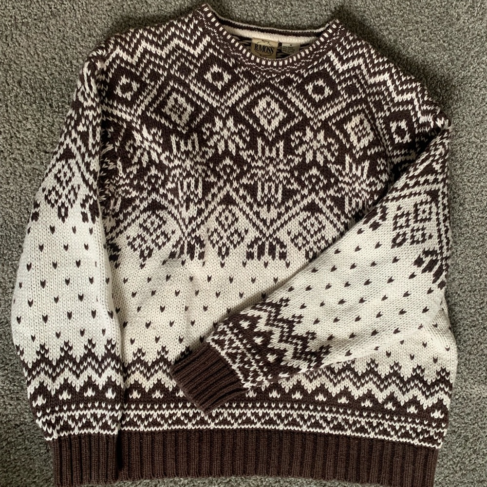 B. Moss sweater M